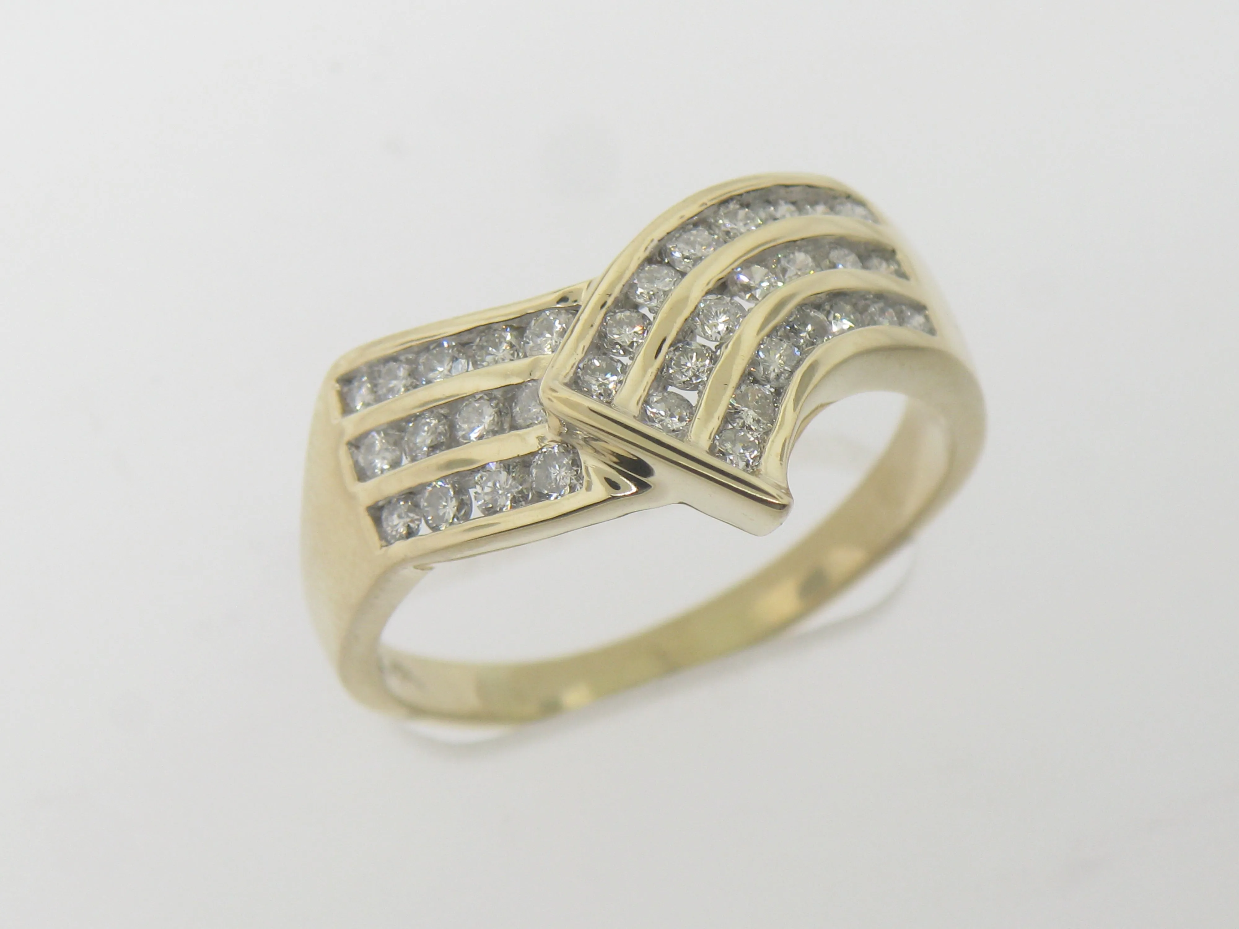 10K Yellow Gold V Shaped Diamond Ring (35) - .75 CTTW Preowned Jewelry