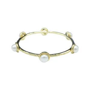 227-01-G | HAMMERED GOLD BANGLE W/ 6 ( 9 MM) PEARLS