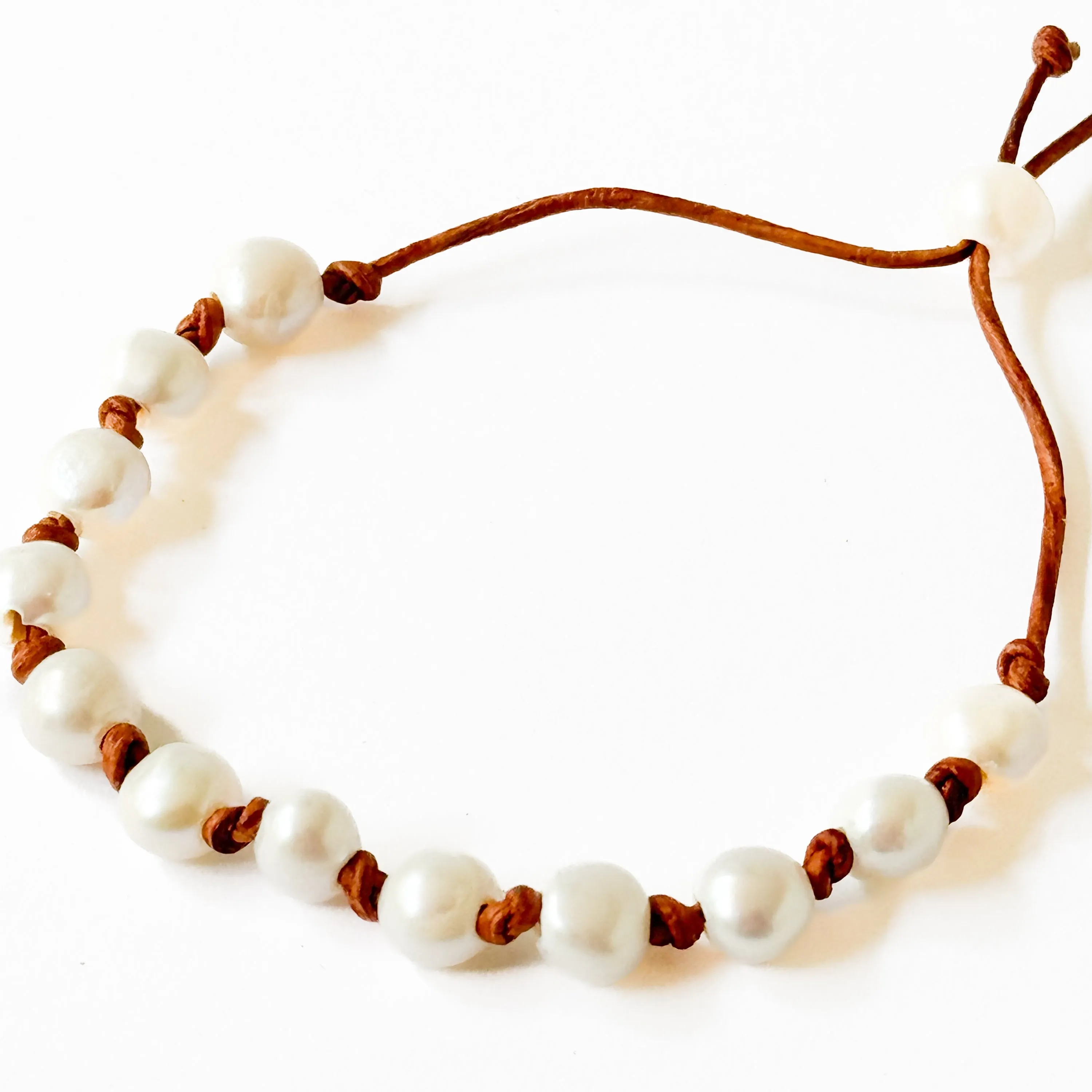 Adjustable Pearl and Leather Cord Bracelet - WS