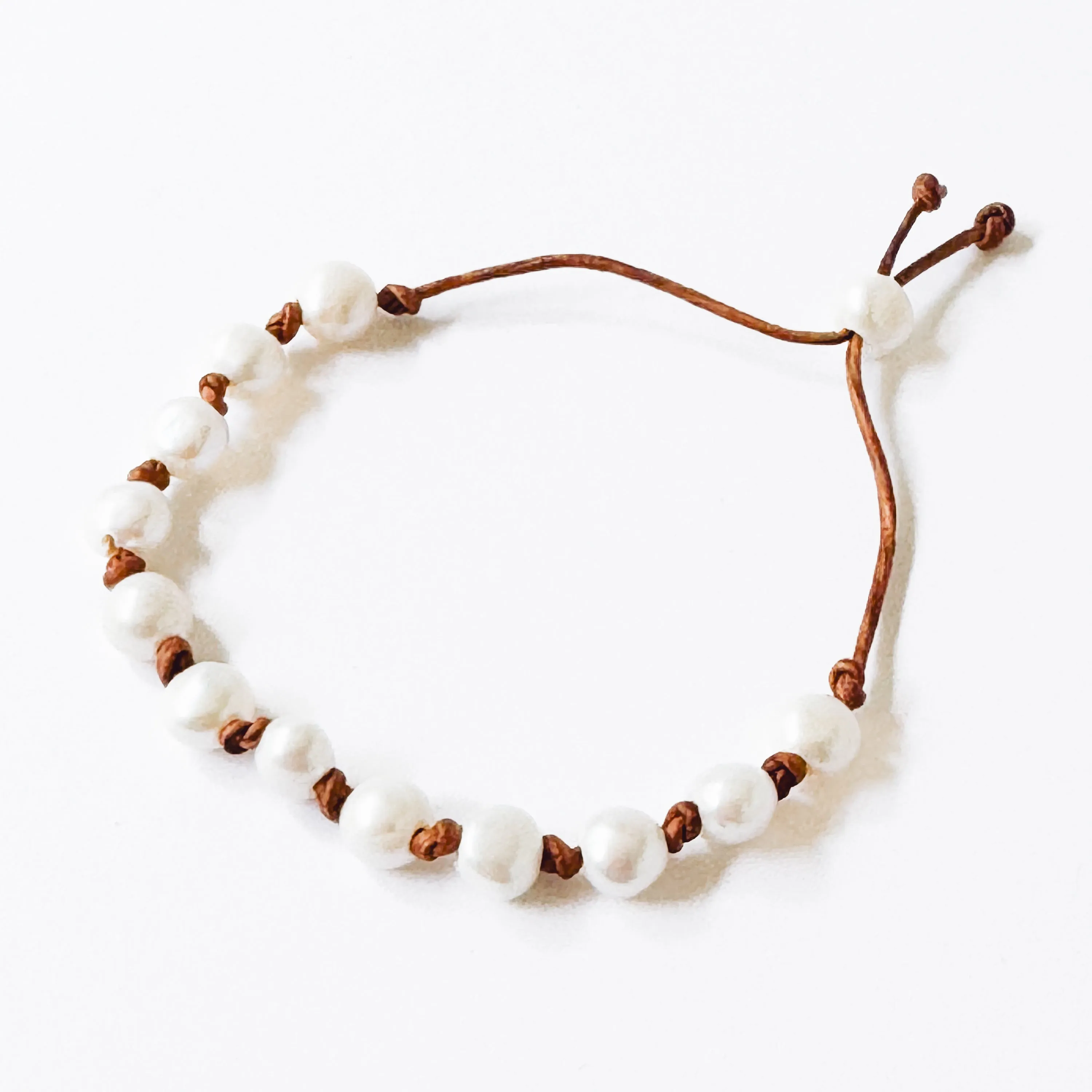 Adjustable Pearl and Leather Cord Bracelet - WS