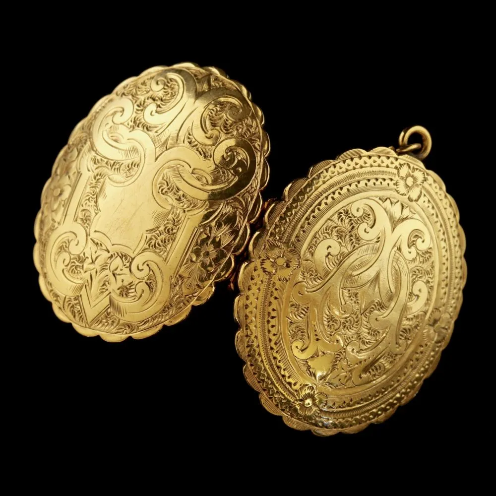 Antique Victorian Mourning Locket 18Ct Gold Back And Front Circa 1840