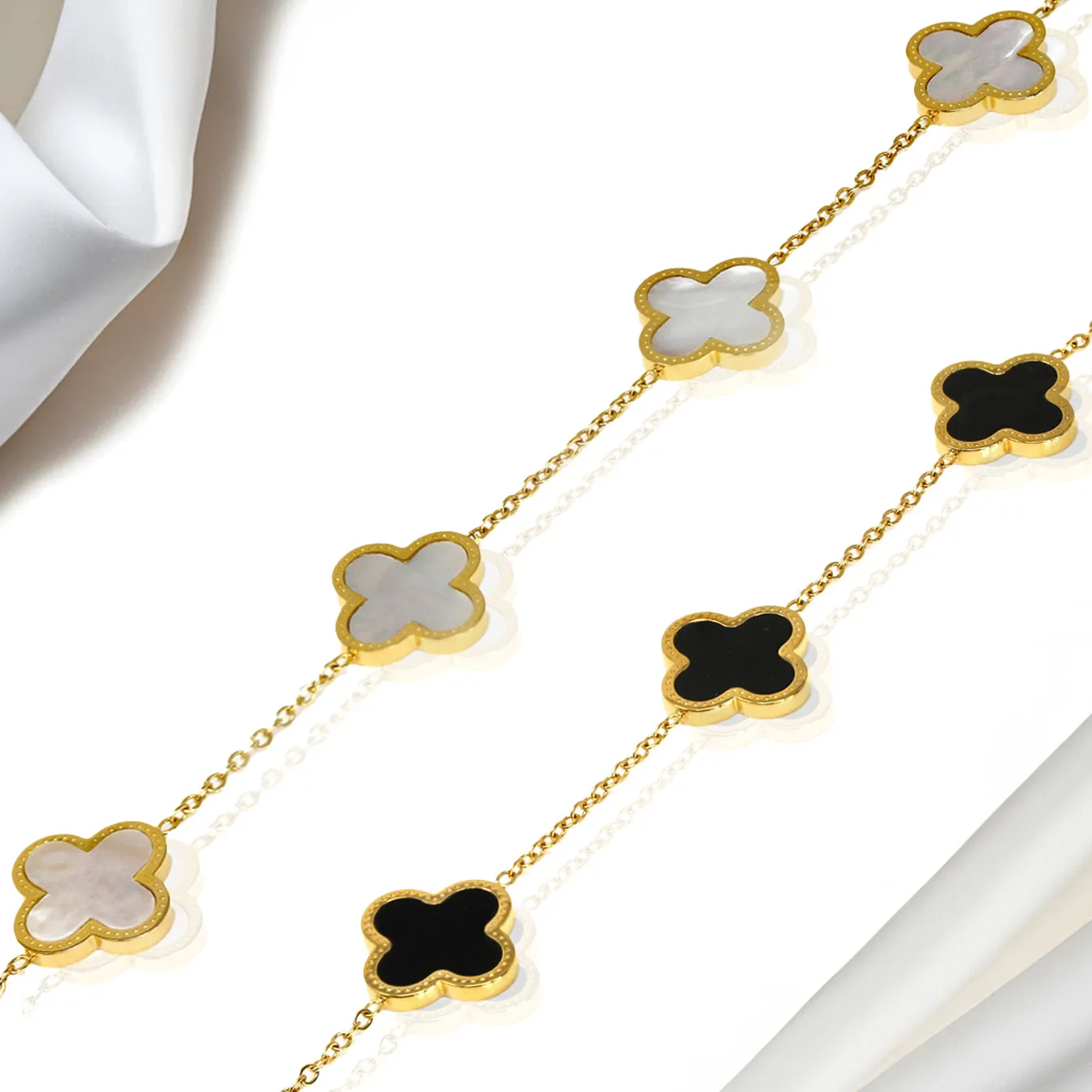 Clover Choker Necklace - (Gold & Faux Pearl)