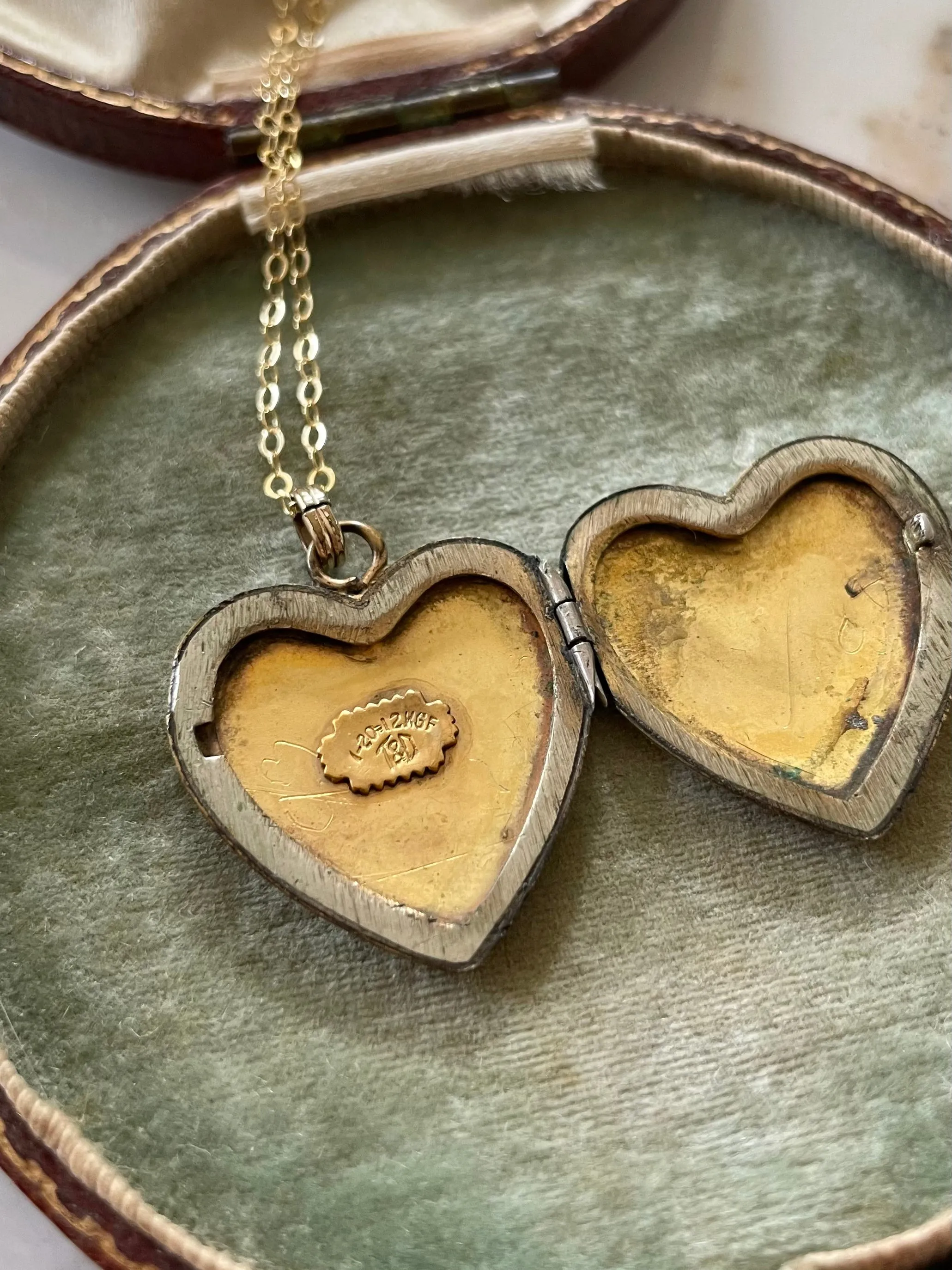 Deco Engraved Heart Locket