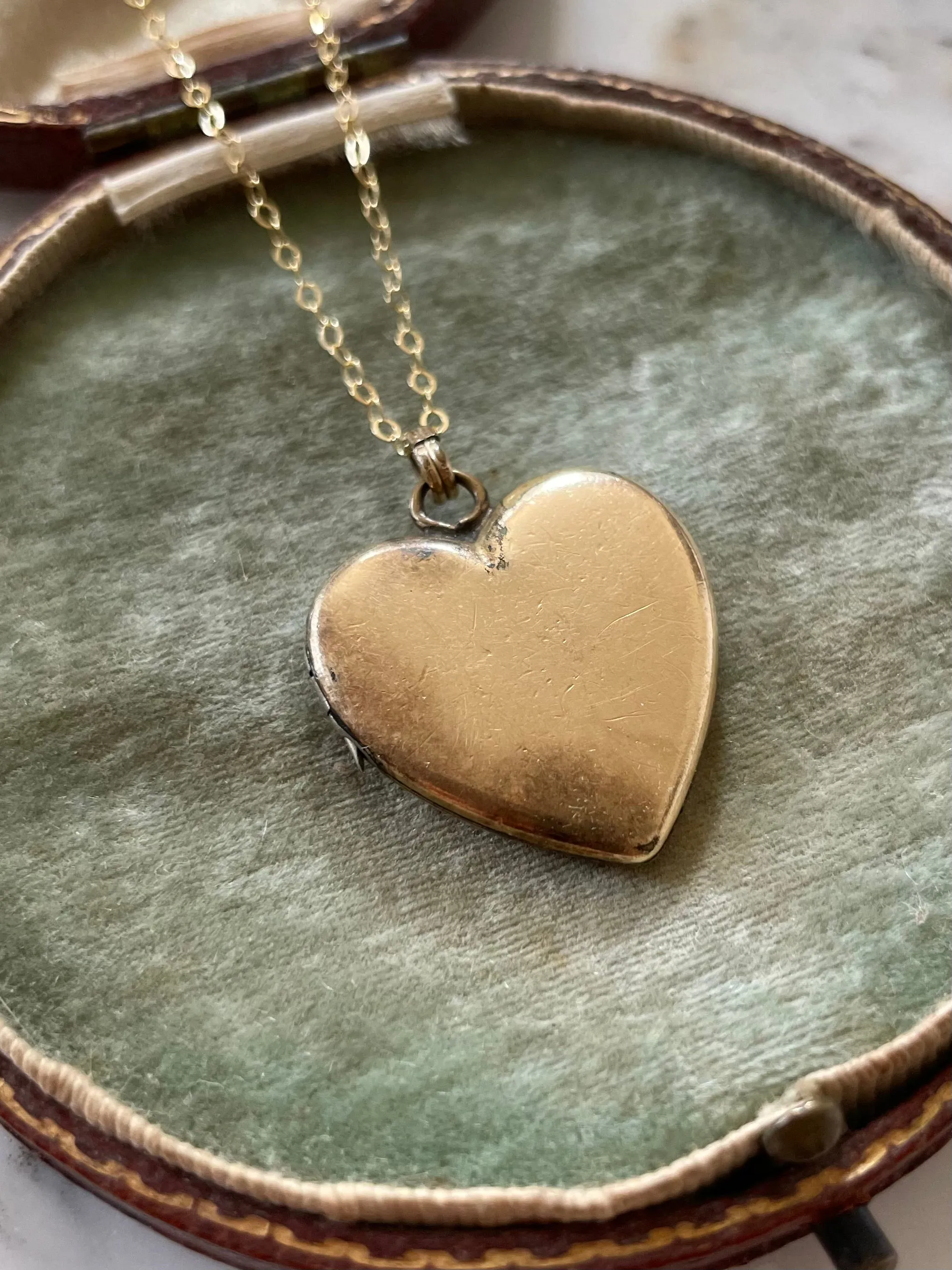 Deco Engraved Heart Locket