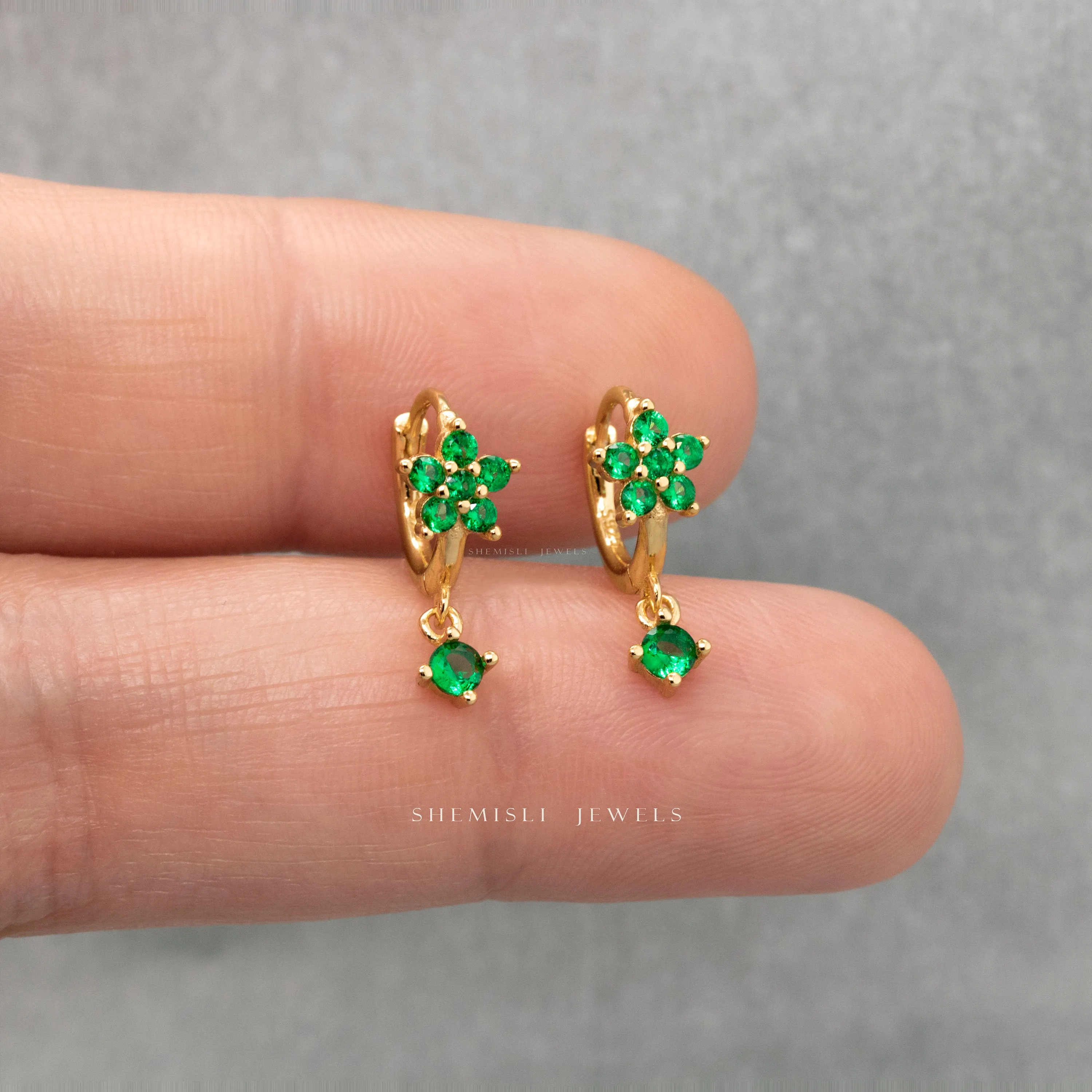 Emerald Flower Dangle Hoop Earrings, Huggies, Unisex, Gold, Silver SHEMISLI - SH262