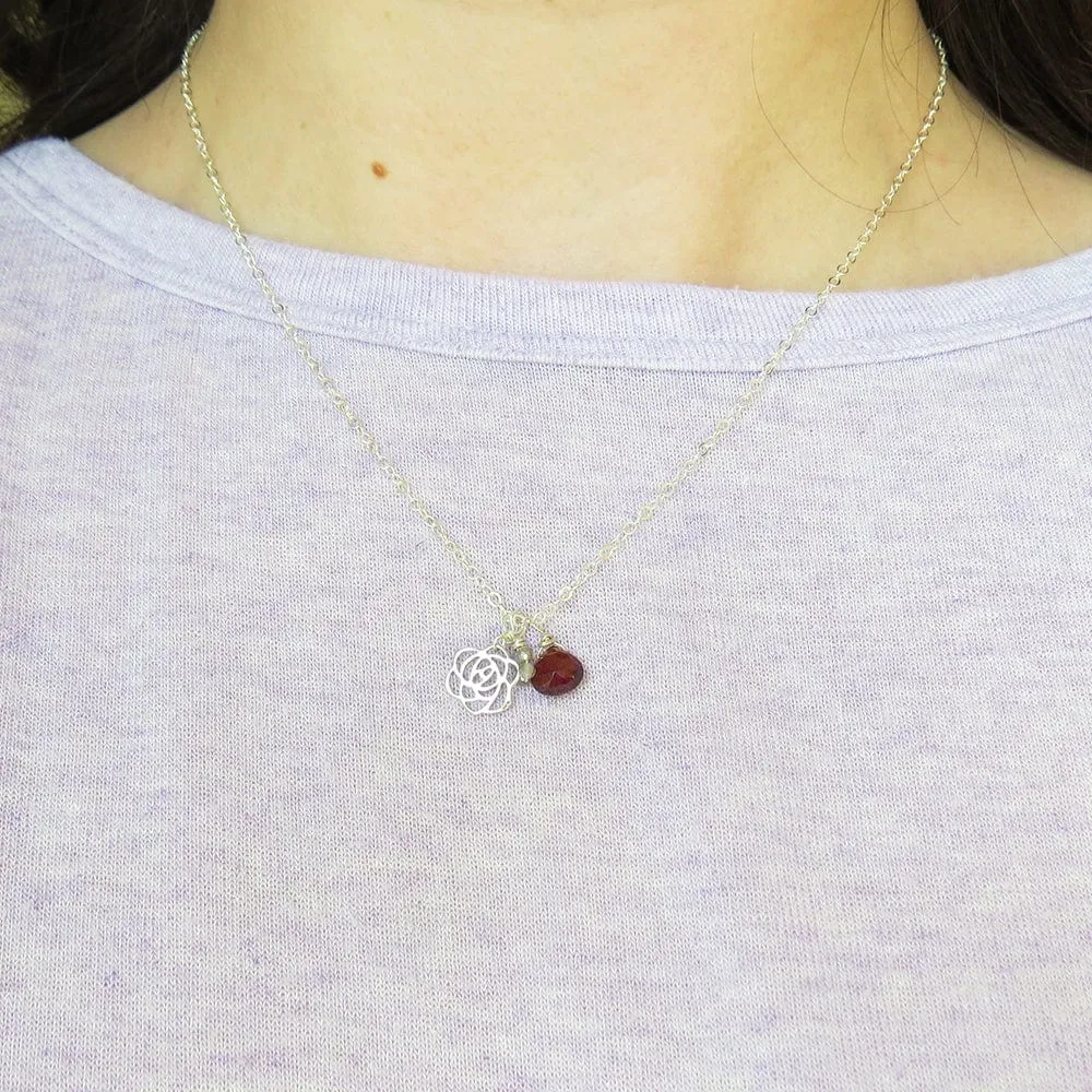 FLOWER AND GARNET NECKLACE