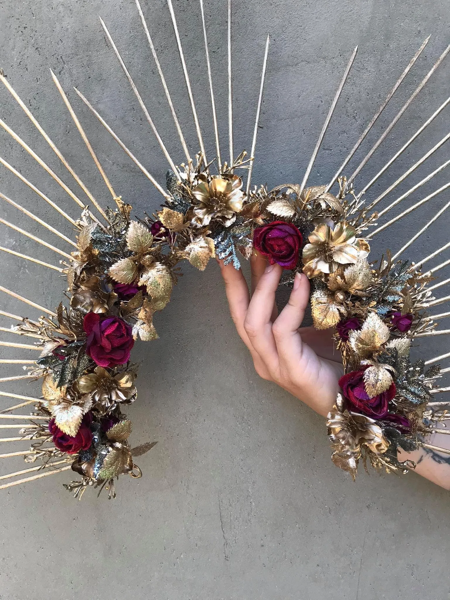 Gold halo headpiece crown Sun crown Headband Goddess Wedding accessories Bridal crown Photoshoot halo wreath Spike crown Beyonce Magaela