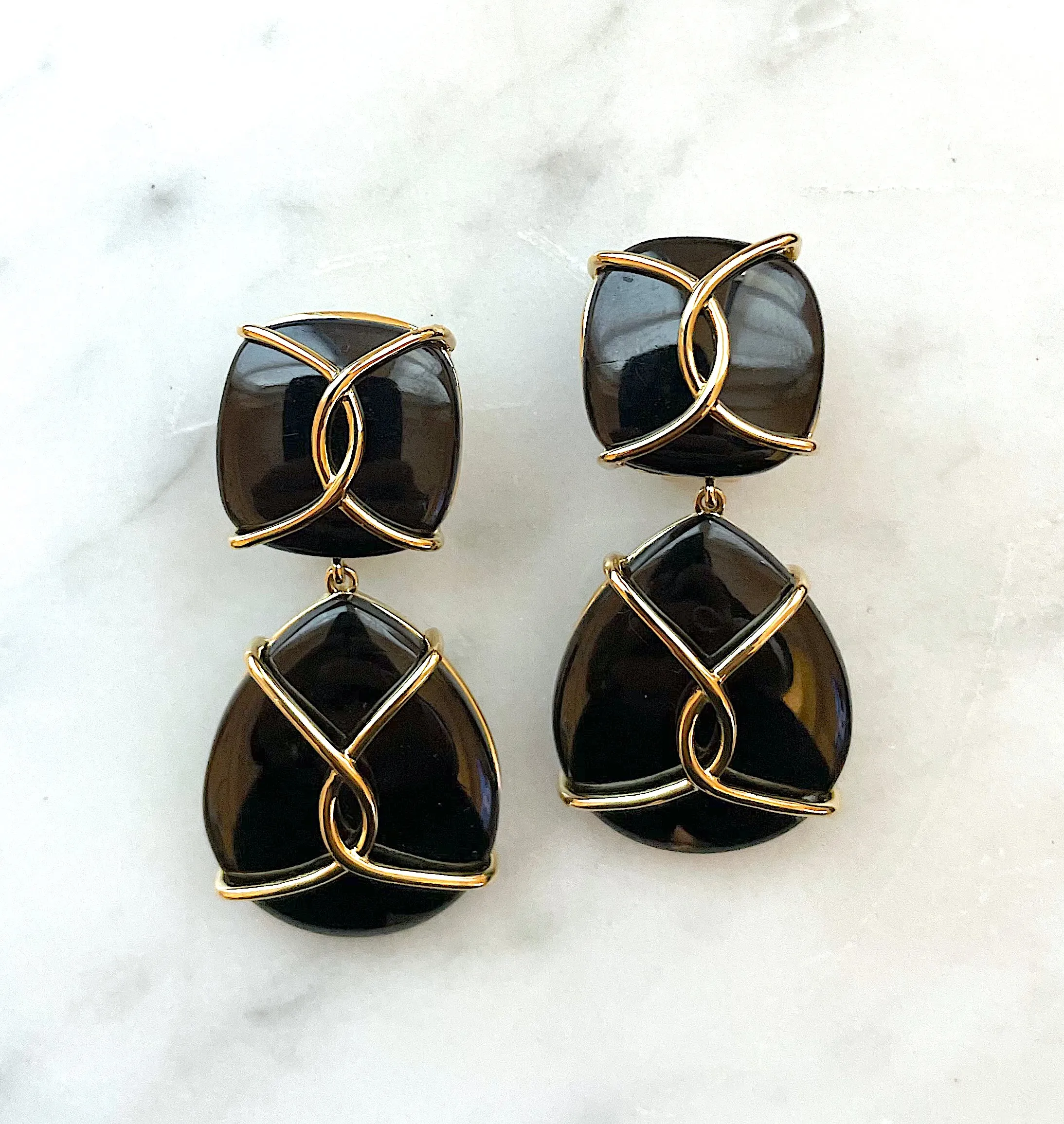 Large 18kt Yellow Gold Onyx Cushion and Pear shaped Drop Earrings with Twisted Gold Detail