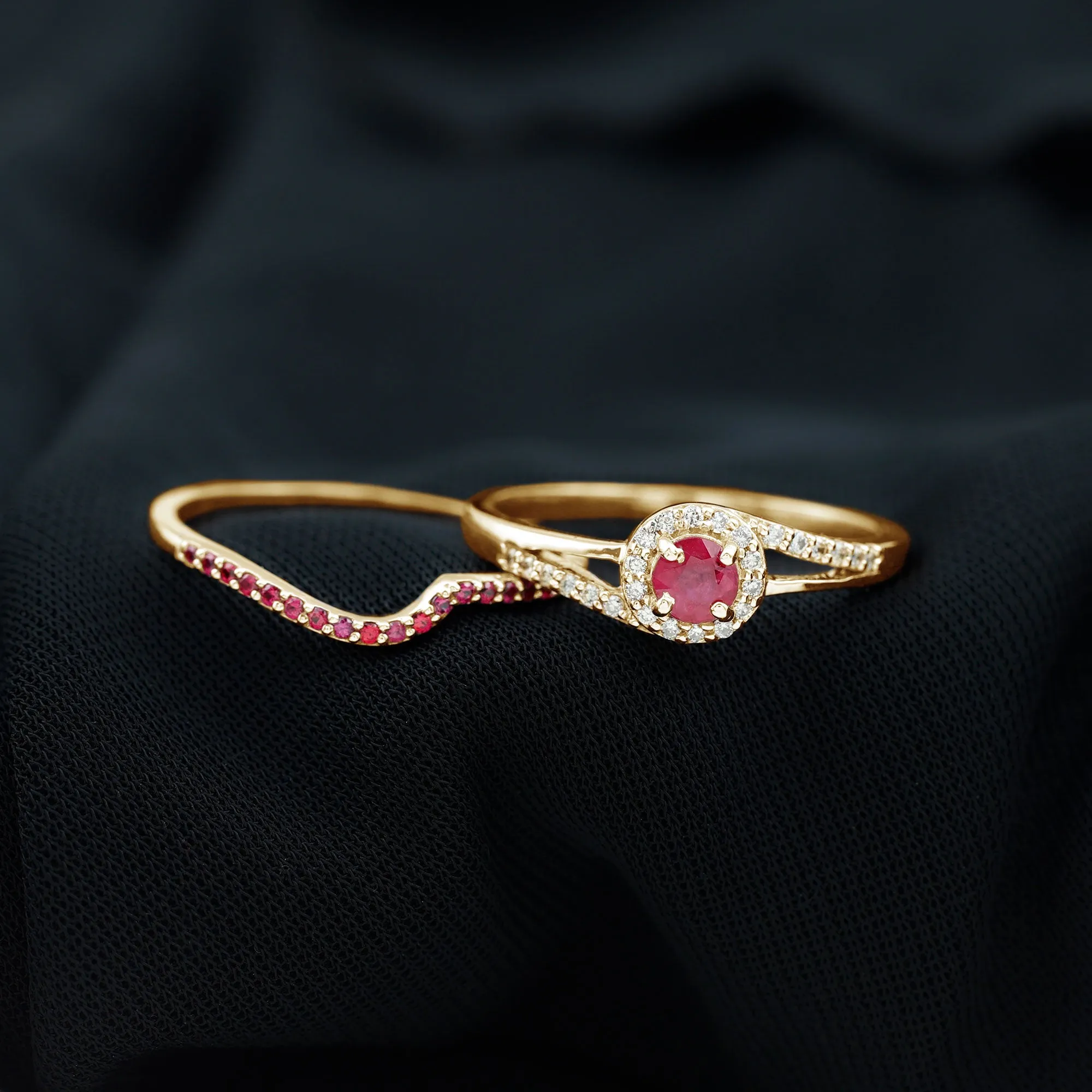 Minimal Bypass Wedding Ring Set with Ruby and Diamond