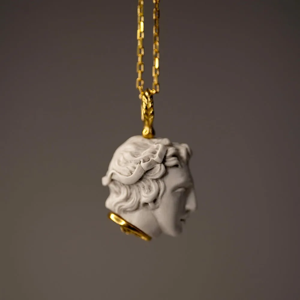 Narcissus pendant