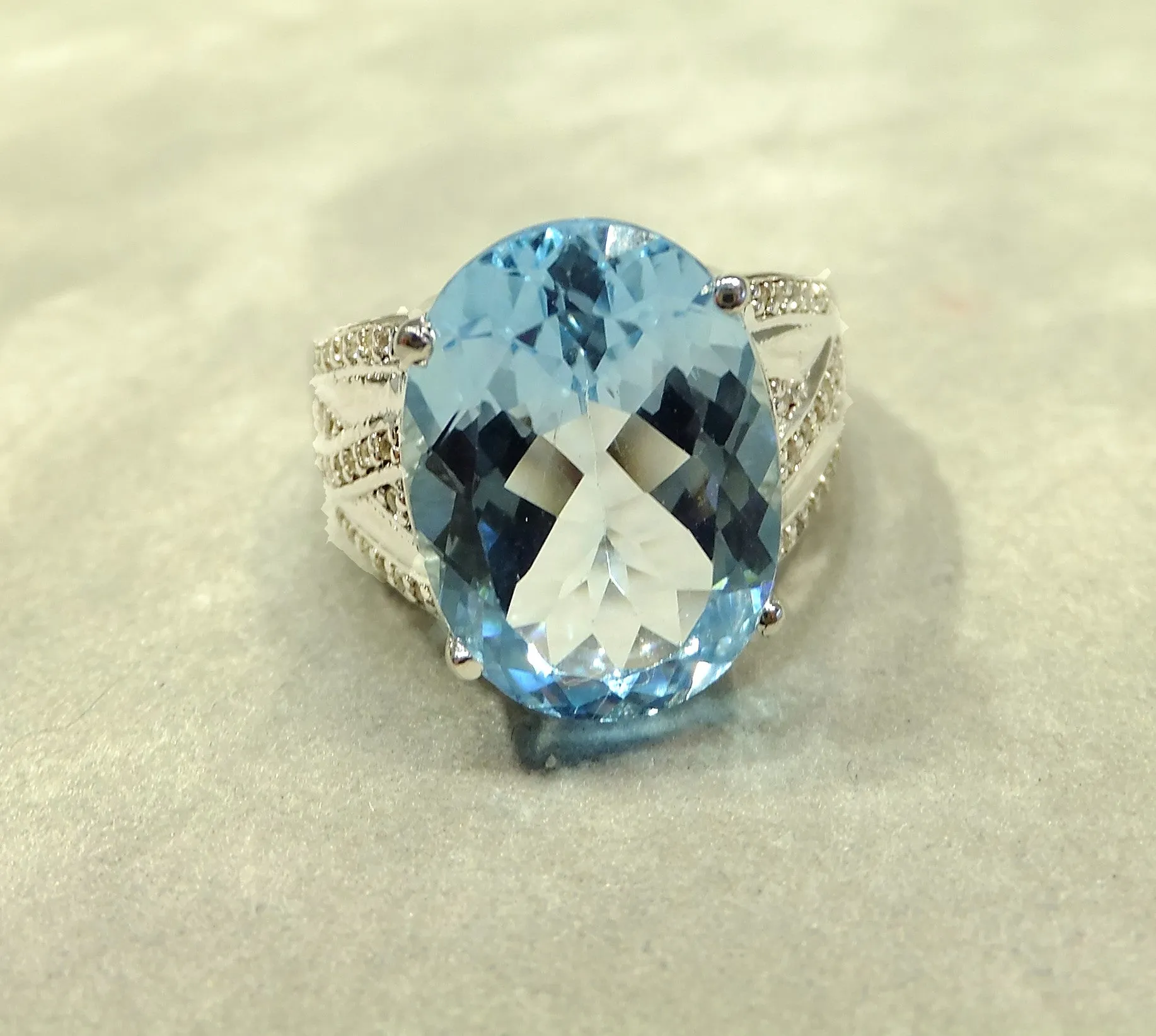 Oval Genuine Blue Topaz Gemstone Ring