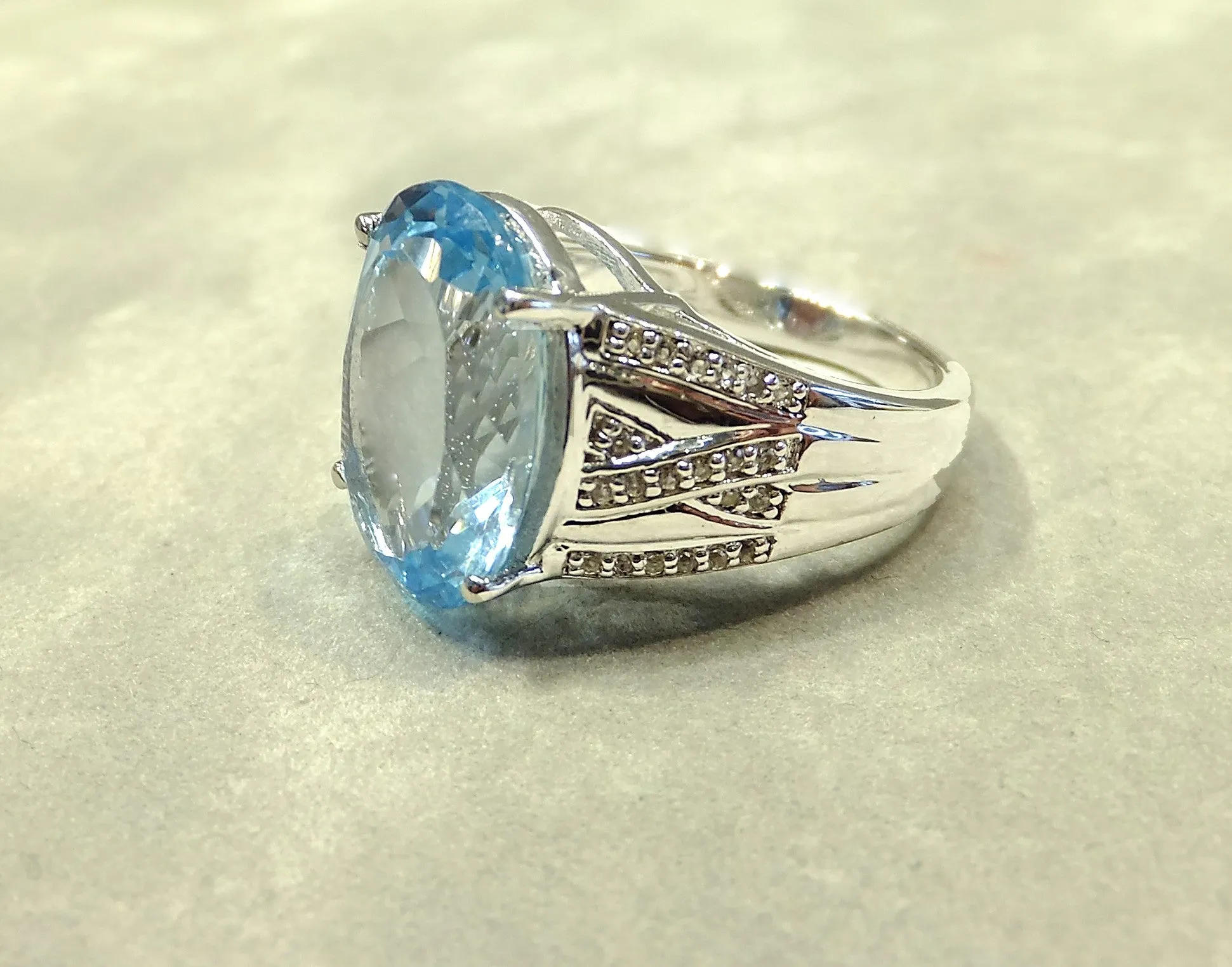 Oval Genuine Blue Topaz Gemstone Ring