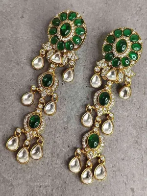 Ravishing Kundan Earring Set