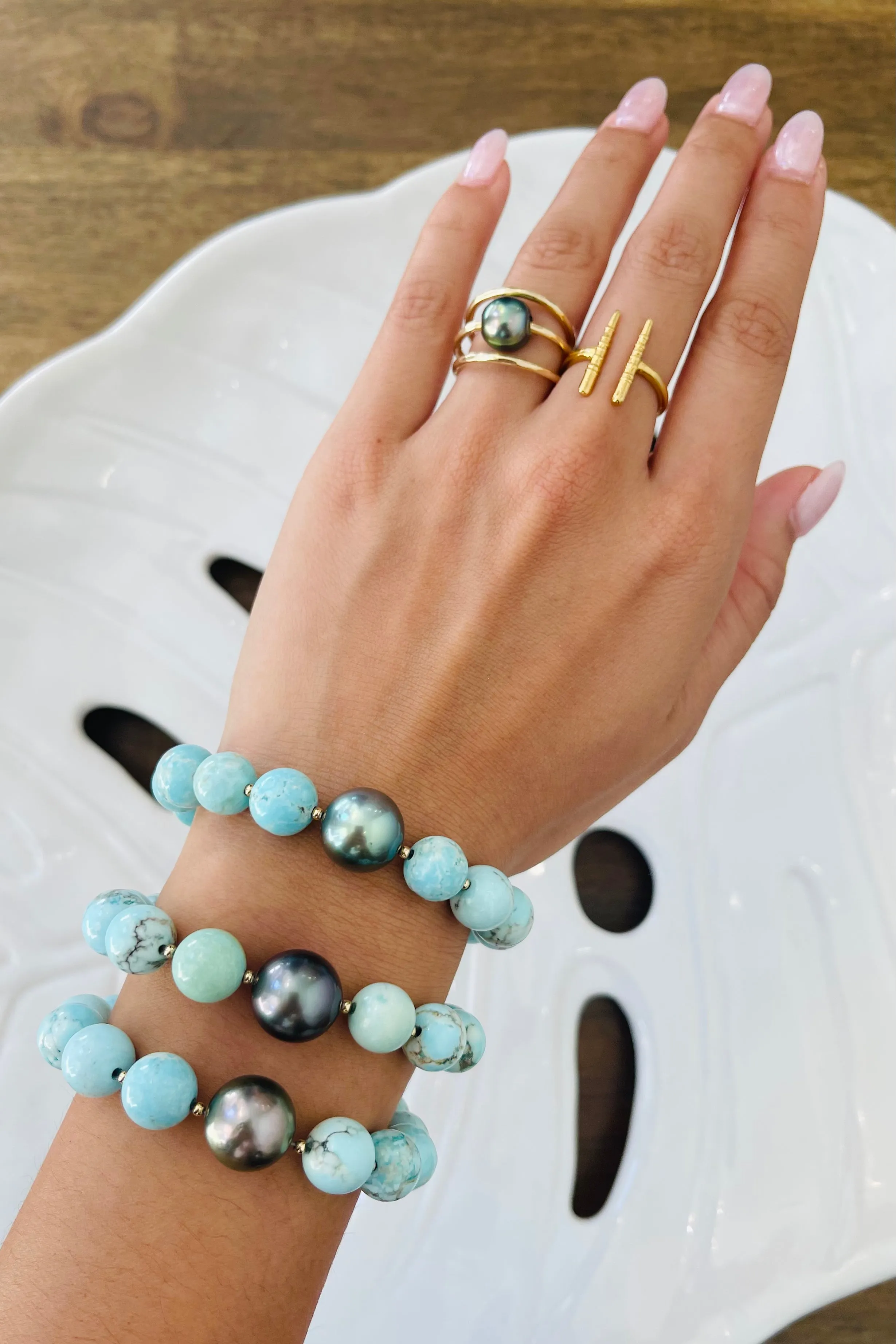 Ready to Ship - Turquoise Tahitian Beaded Bracelet