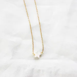 Tiny Star Nacre Necklace