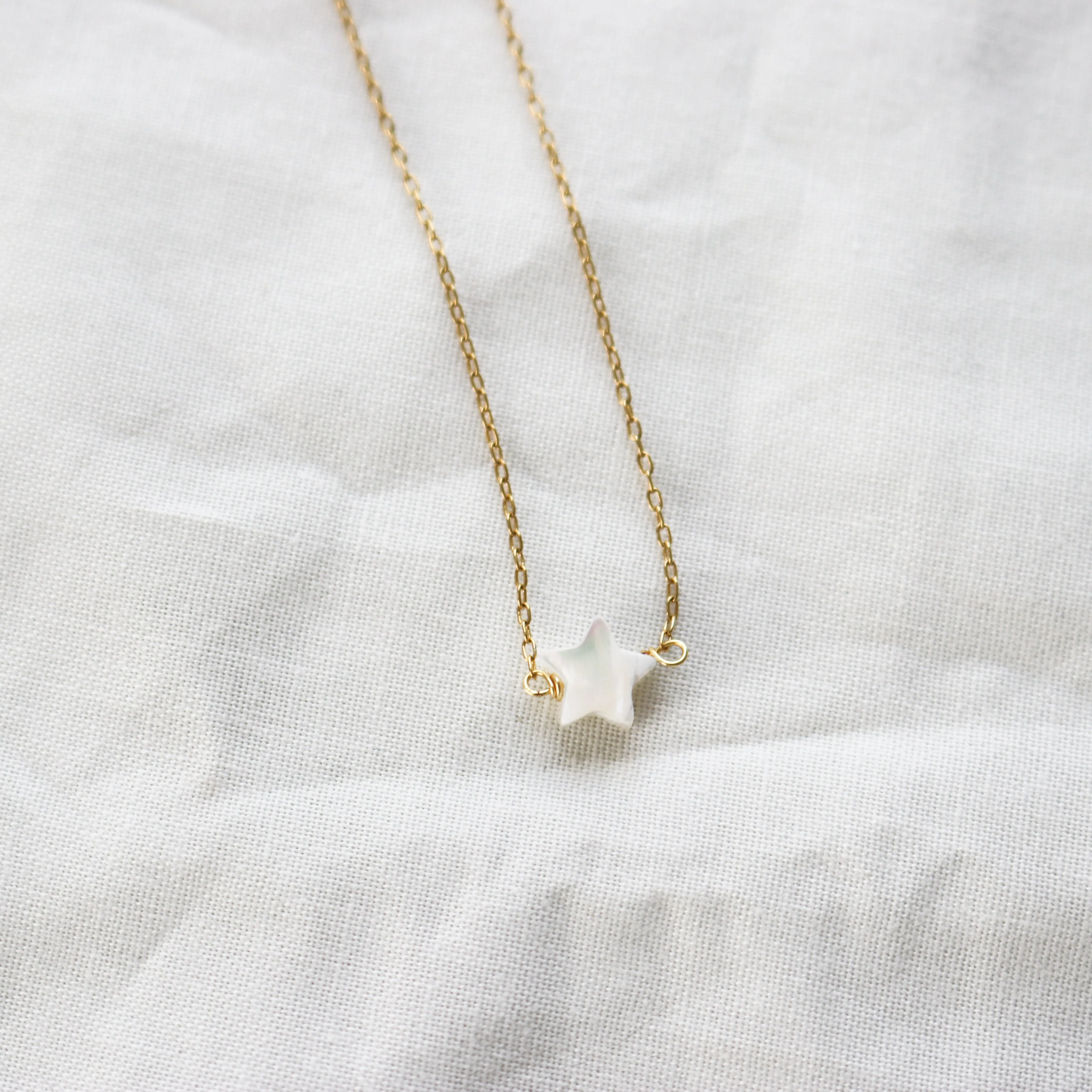 Tiny Star Nacre Necklace