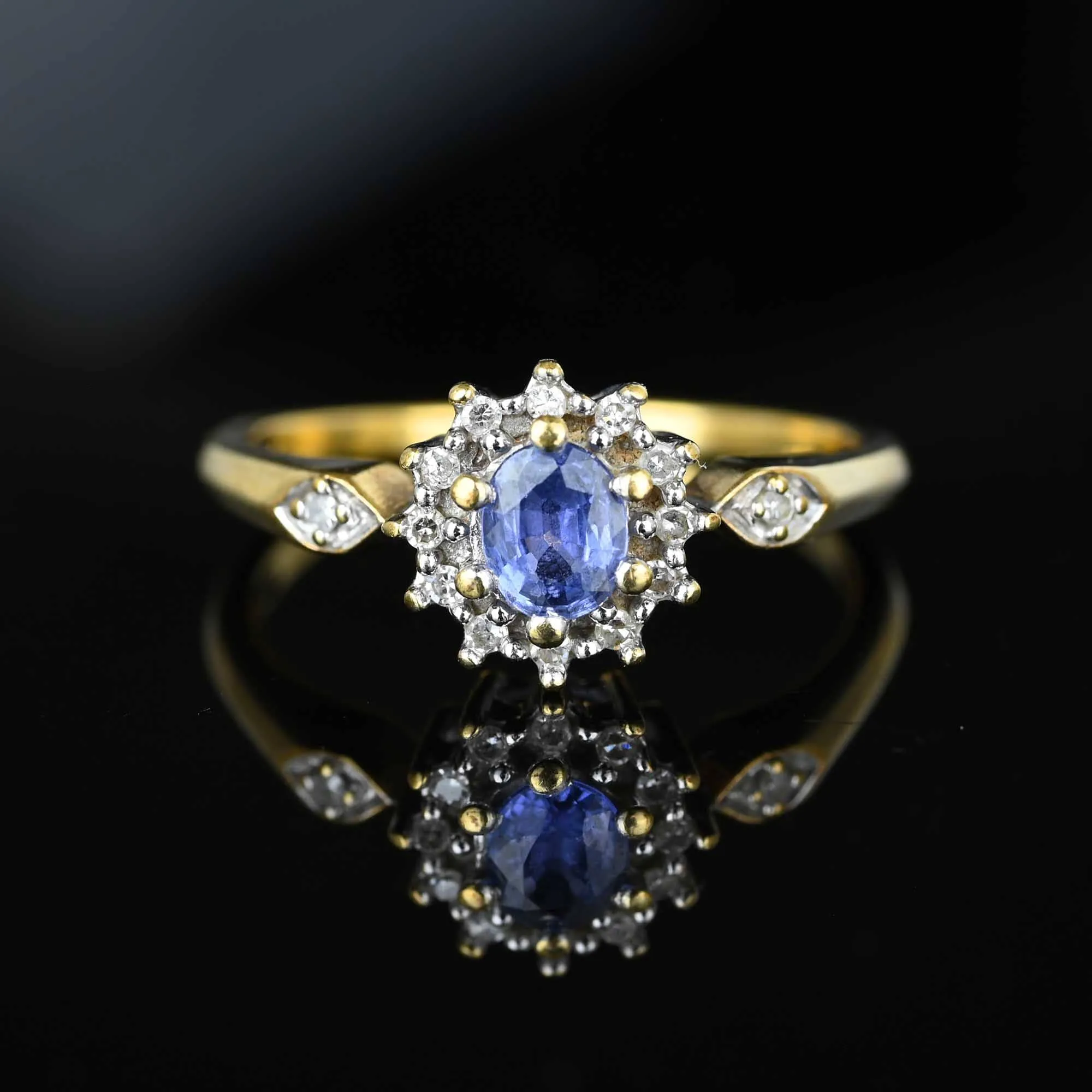 Vintage Gold Diamond Cluster Ceylon Sapphire Ring