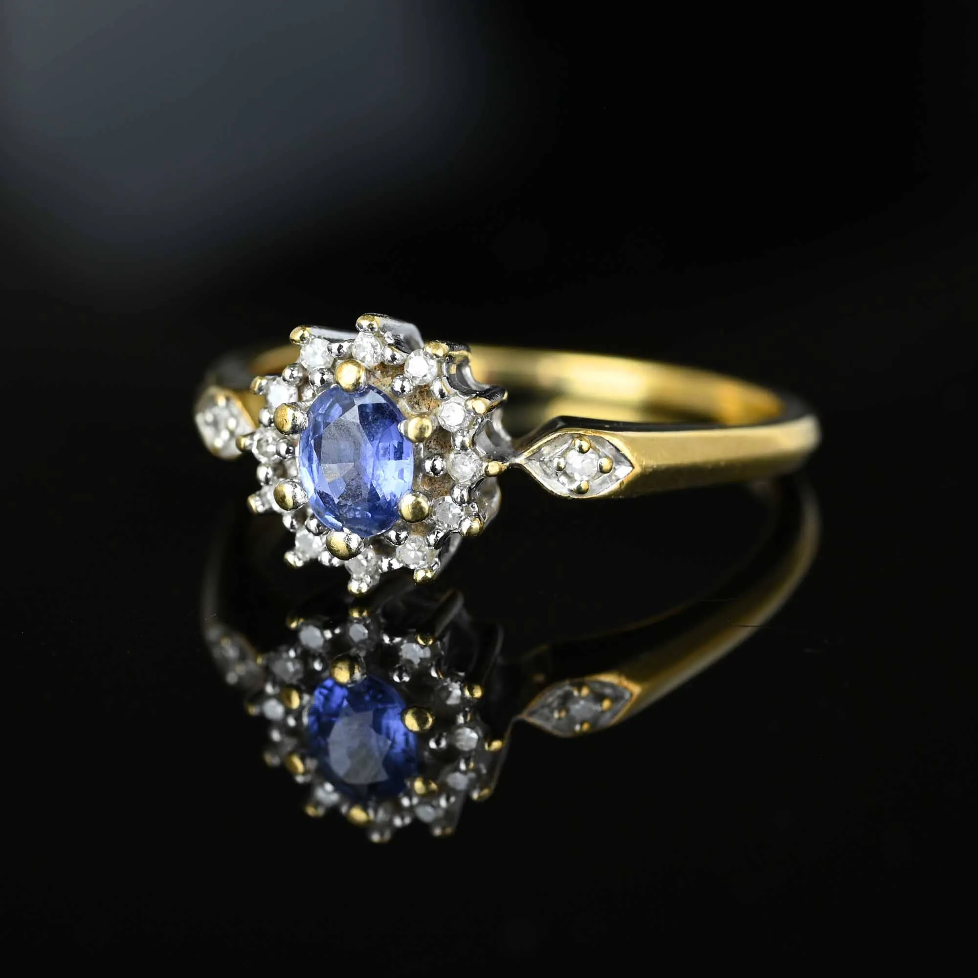 Vintage Gold Diamond Cluster Ceylon Sapphire Ring