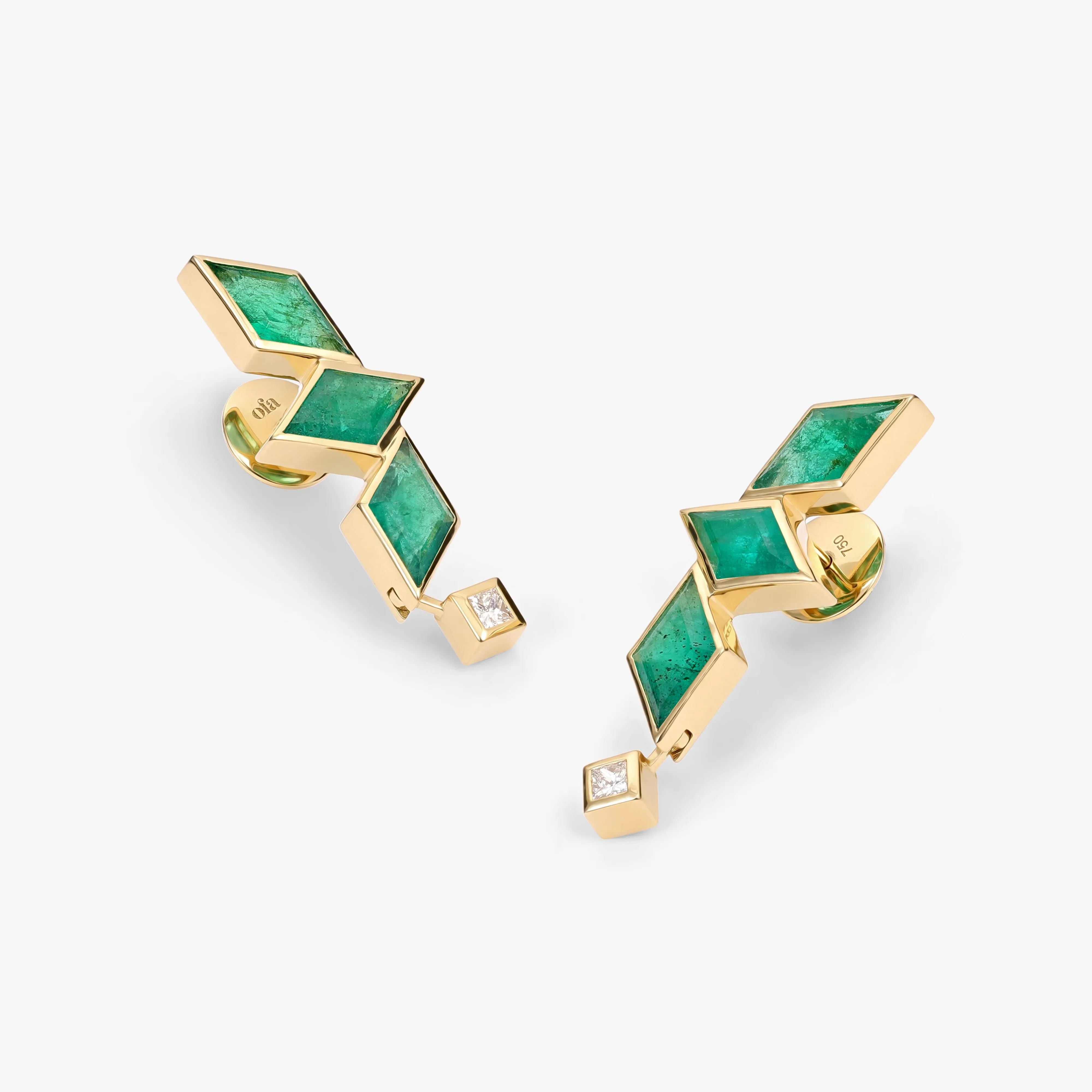 Waha emerald earrings