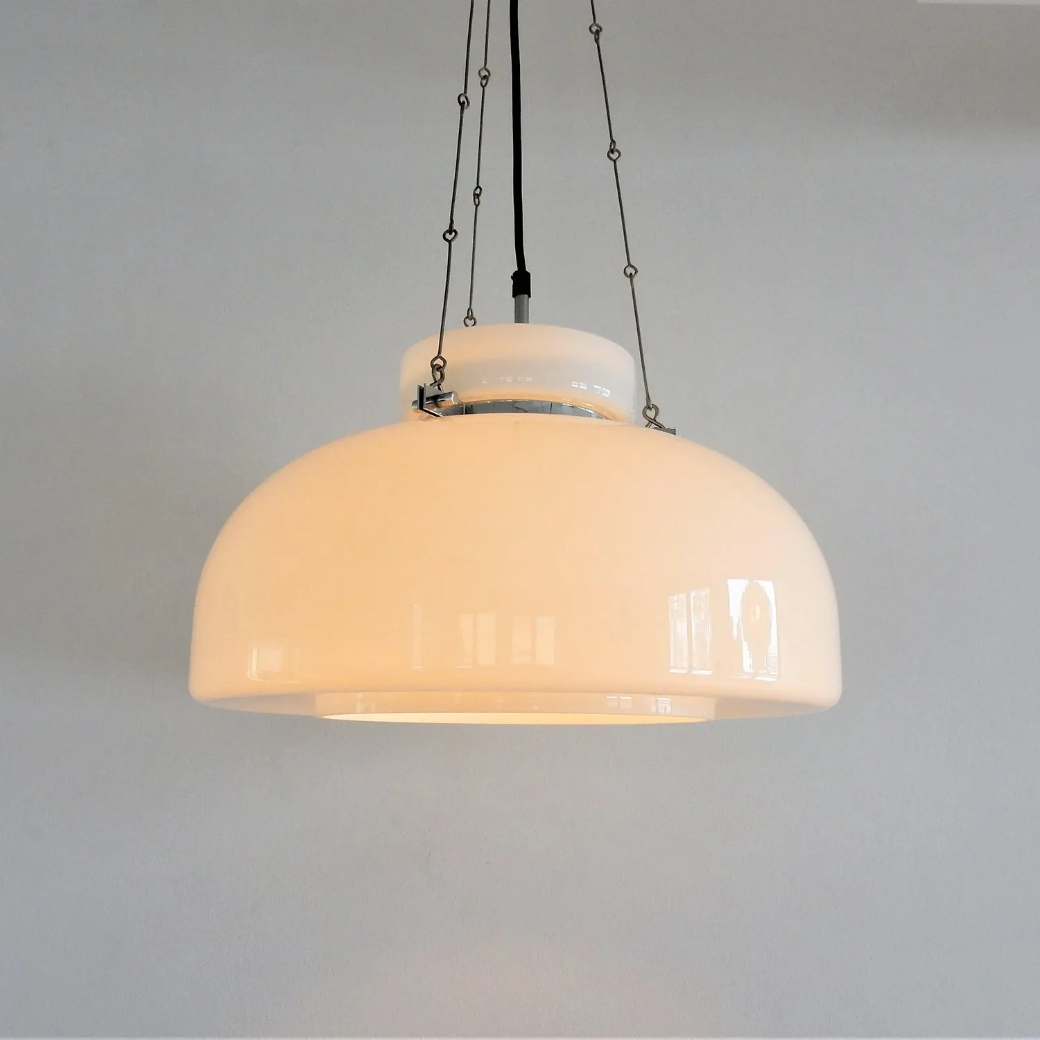 White Glass Pendant Lamp