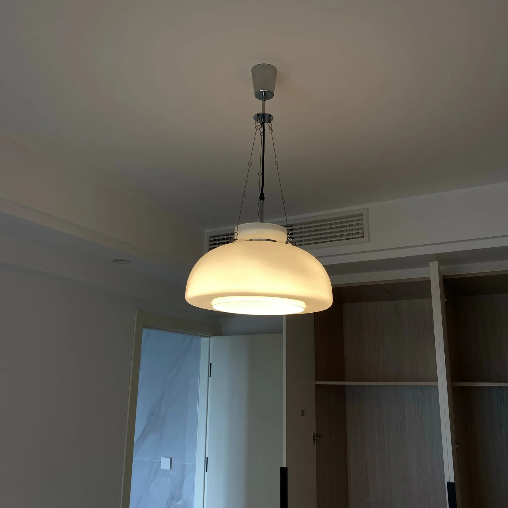 White Glass Pendant Lamp